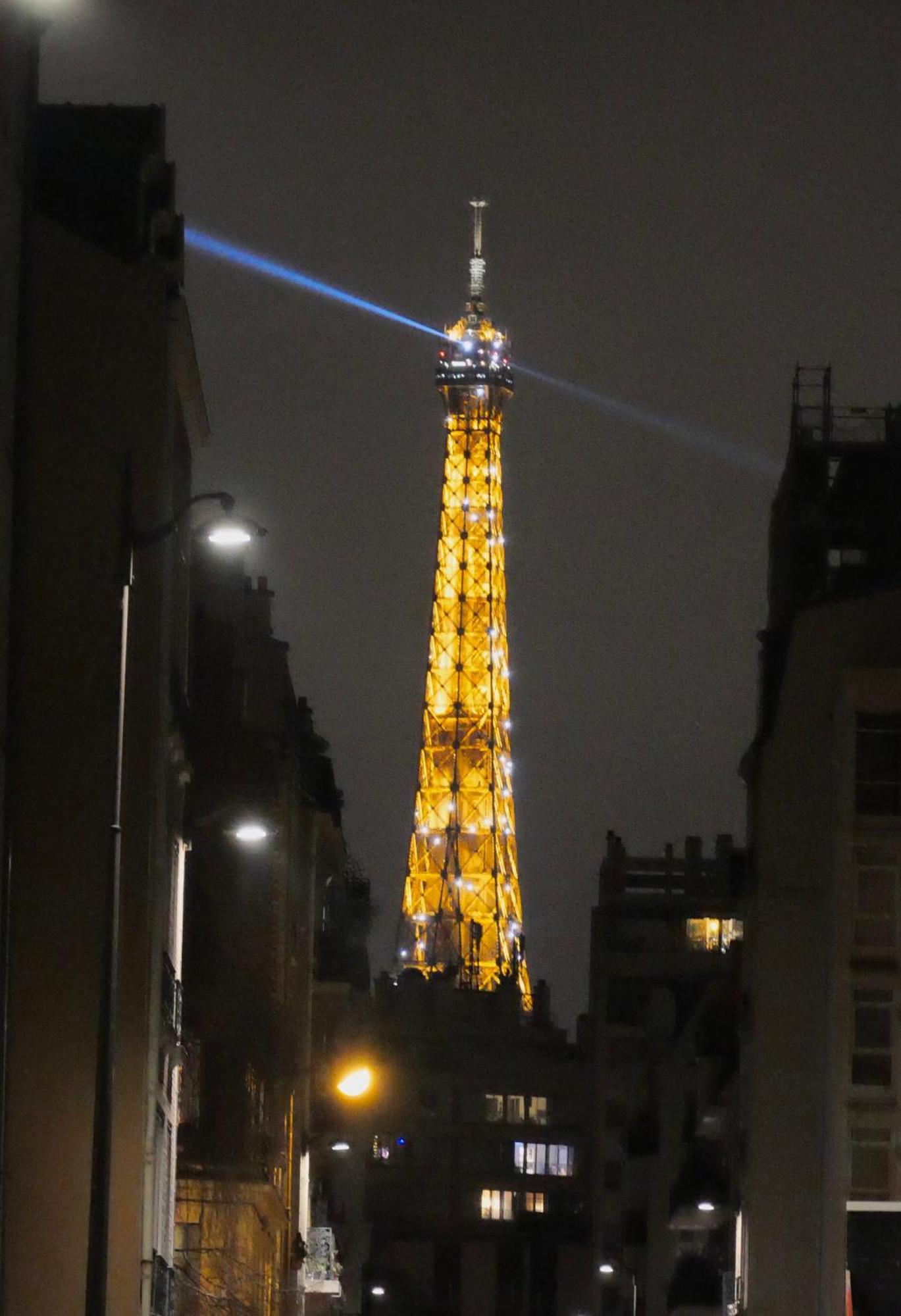 Joli A Cote De La Tour Eiffel, Javel Et De Expo Appartement Parijs